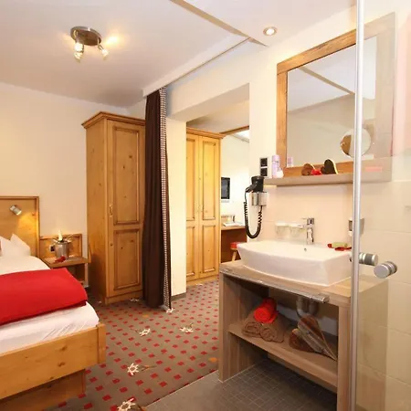 Hotel Alphorn 3*